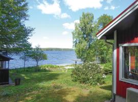 Awesome Home In Arkelstorp With 2 Bedrooms, sumarhús í Immeln
