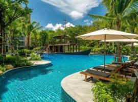 Nayang Beach Brand New Executive Luxury Condo, hotell i Nai Yang Beach