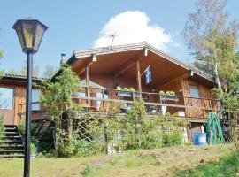 Awesome Home In Nvekvarn With Kitchen, hotel with parking in Nävekvarn