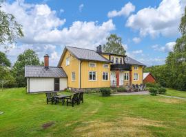 Awesome Home In Kalv With 3 Bedrooms And Wifi, overnattingssted i Kalv