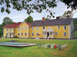 Amazing Home In Grsmark With 18 Bedrooms, Sauna And Outdoor Swimming Pool, hotel v destinácii Gräsmark