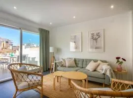Stunning Apartment In Santa Pola