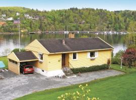 2 Bedroom Beautiful Home In Langangen, hotel in Langangen