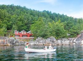 Lovely Home In Hatlestrand With Kitchen, luxusný hotel v destinácii Hatlestrand