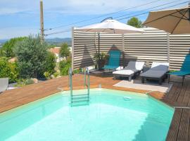 Beautiful Home In Campagnan With Kitchen, hotel sa parkingom u gradu Campagnan