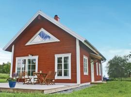 Beautiful Home In Vetlanda With 3 Bedrooms And Wifi, vila di Skirö