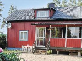 3 Bedroom Stunning Home In nimskog, cabaña o casa de campo en Säljebyn
