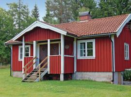 2 Bedroom Stunning Home In Skepplanda: Hålan şehrinde bir tatil evi