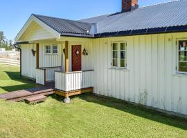 Awesome Home In Hunndal With 3 Bedrooms, lodging in Raufoss