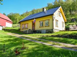 Amazing Home In Farsund With 2 Bedrooms And Wifi, hotell i Farsund