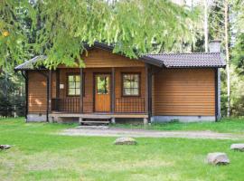 Lovely Home In Gislaved With Lake View, cabaña o casa de campo en Våthult