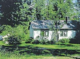 Amazing Home In Arvika With Lake View, mökki kohteessa Vik