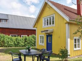 Beautiful Home In Mariannelund With 3 Bedrooms, ваканционно жилище в Марианелунд