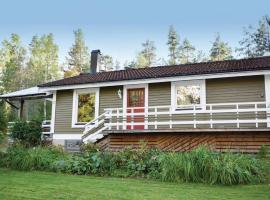 4 Bedroom Lovely Home In Motala, hotel with parking in Nydalen