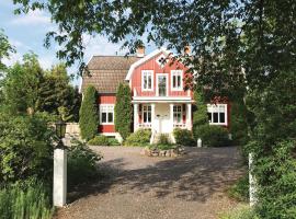 Stunning Home In Svsj With Kitchen, casa de temporada em Bjärkaryd