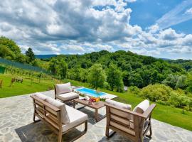 Awesome Home In Stubicke Toplice With Outdoor Swimming Pool, hótel í Stubicke Toplice