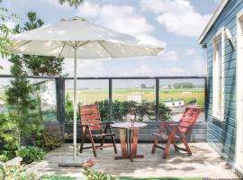 Beautiful Home In Lauwerzijl With Outdoor Swimming Pool, holiday home in Lauwerzijl
