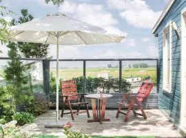 Beautiful Home In Lauwerzijl With Wifi