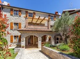 Nice Home In Medulin With Wifi