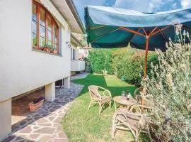 Awesome Home In Camaiore -lu- With Kitchen