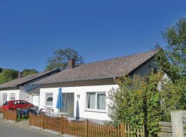 Awesome Home In Ltzkampen With 2 Bedrooms And Wifi, casa per le vacanze a Welchenhausen