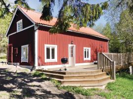 Awesome home in Strngns with 2 Bedrooms and WiFi, hotell i Sundby