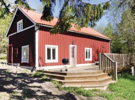 Awesome home in Strngns with 2 Bedrooms and WiFi, loma-asunto kohteessa Sundby