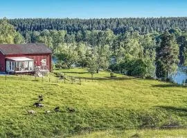 Awesome Home In Stjänrhov With Wifi