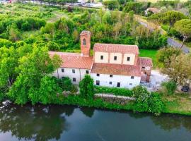 -- Il Casale Toscano -- 1700mt dalla Torre di Pisa, ONLY RENTS ROOMS WITHOUT BREAKFAST, FREE PARKING, POSSIBILITÀ DI SELF CHECK-IN DALLE 15, country house in Pisa