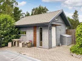 Cozy Home In Hagby With Kitchen