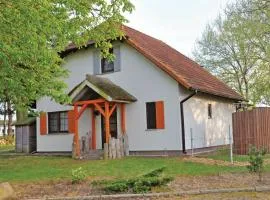 Stunning Home In Fuhlendorf With 4 Bedrooms And Wifi