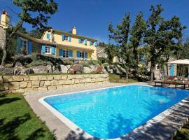 Nice Home In Pazin With Outdoor Swimming Pool, hotel a Brajkovići