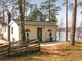 Beautiful Home In Bodafors With 4 Bedrooms, Sauna And Wifi วิลลาในBodafors