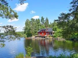 Cozy Home In Högsby With Sauna