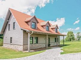 Beautiful Home In Schillingsfrst With House A Panoramic View, hotel in Schillingsfürst