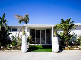 AURORA BEACH & SUITE, khách sạn ở Margherita di Savoia