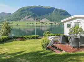 Awesome Home In Malmefjorden With Kitchen, hytte i Sylte