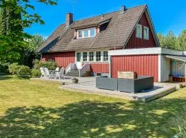Cozy Home In Vittaryd With Wifi