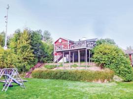 Amazing Home In Trans With 6 Bedrooms, Sauna And Wifi, semesterboende i Tranås