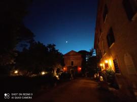 Locanda della Cavalleria, hotel con spa en Trecastelli