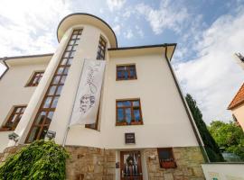 Penzion Sonáta, hotel v destinaci Luhačovice