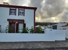 Villa Kai Casa frente al mar y completamente restaurada โรงแรมในซังตาครูซ ดัส ฟลอริช