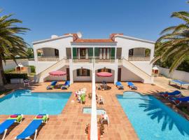 Villa Imogen by Villa Plus, hotel em Cala'n Bosch