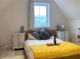 Romantic hideaway, seconds away from Perran beach, hotel in Perranporth