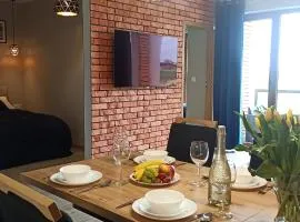 Apartament z basenem i klimatyzacją