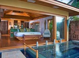 Upni Duniya - Luxury, Beachfront 9-suites Villa