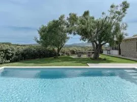 [VILLA CON PISCINA] NELLE COLLINE DELLA GALLURA