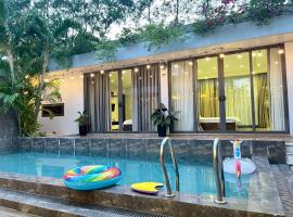 Villa DoQuyen F5b Flamingo Dai Lai resort, medencével rendelkező hotel Ngọc Quang városában