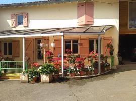 GITE A LA FERME, hotel met parkeren in Montesquieu-Avantès