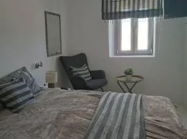 Establos Almasuria "Piedra"